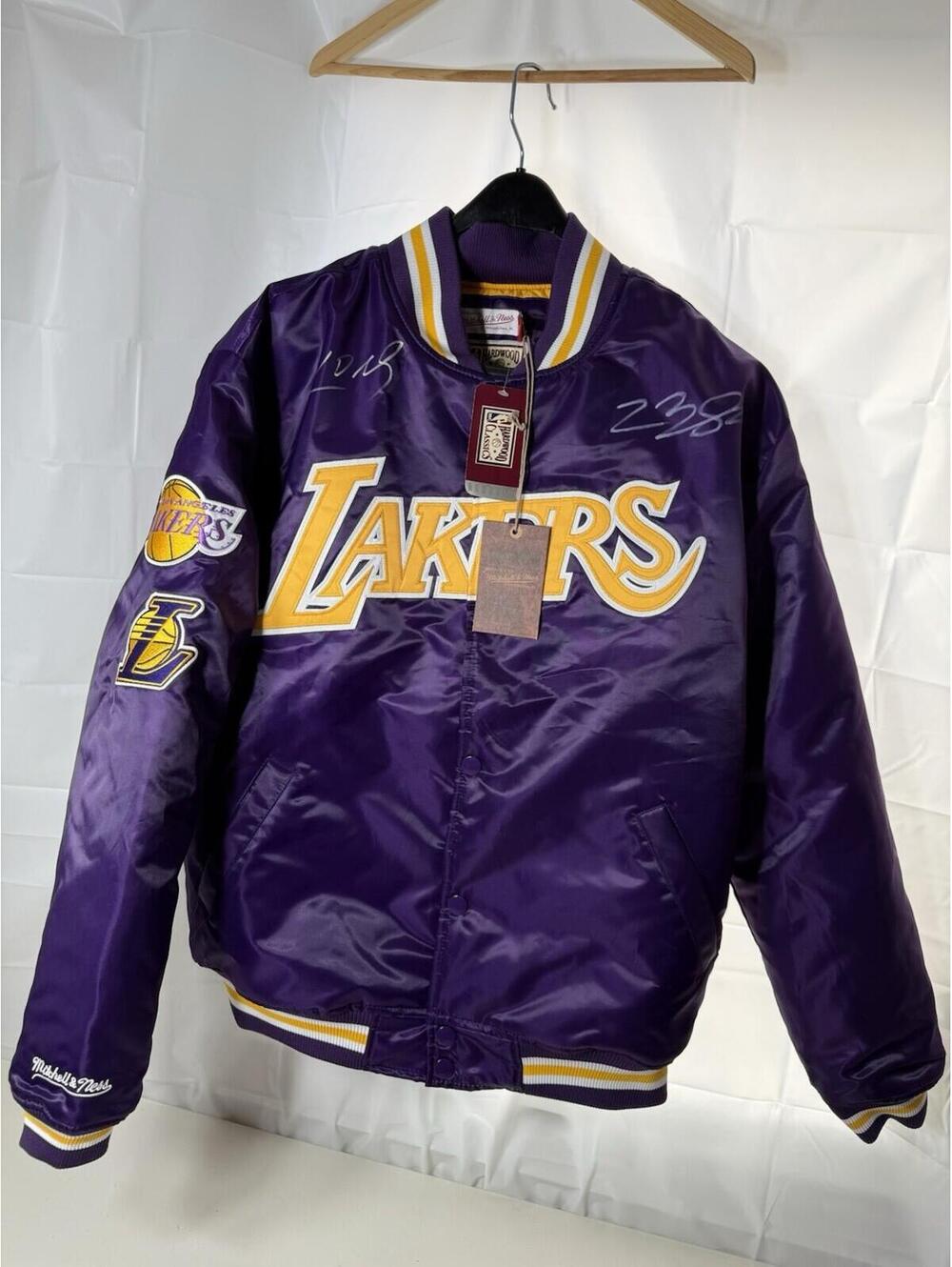 Autographed Kobe & LeBron Mitchell & Ness Los Angeles Lakers Jacket Size XL NWT